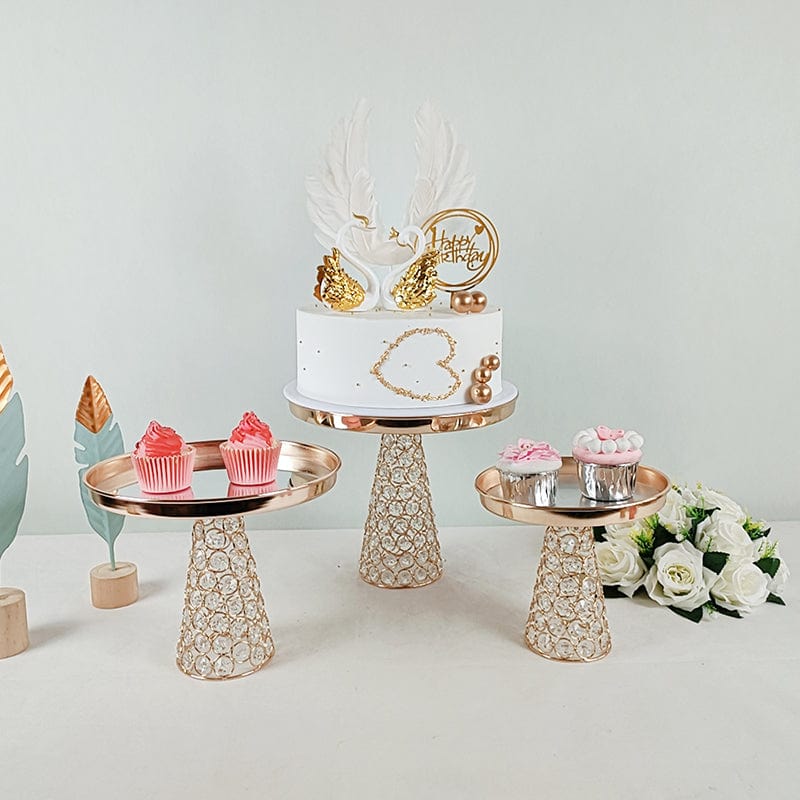 Pin by Hedilene Gonçalves on Decoração aniversário | Crystal cake stand, Crystal  cake, Wedding cake stands